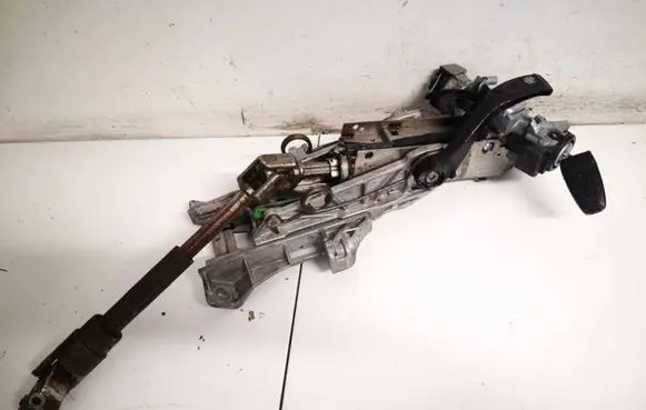 Ford Focus Steering wheel axle 665681001f 665681-001f