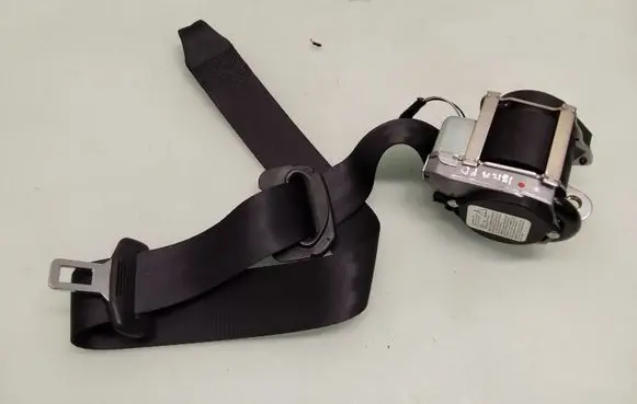 Seat Ibiza IV (6J,6P) Front seatbelt 6J3857706
