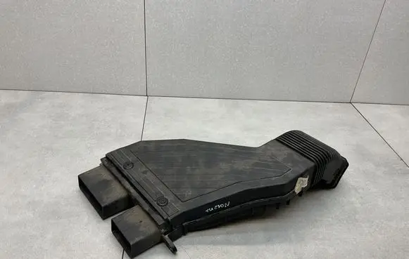 Hyundai Tucson TL Air intake duct part 28210D3100