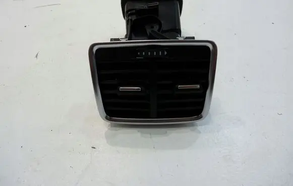 Audi Q3 8U Rear air vent grill 