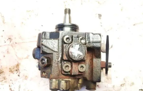 Hyundai i30 Fuel injection high pressure pump 0445010206 33100-2A420