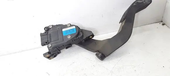 Audi A6 S6 C5 4B Accelerator throttle pedal 8D1723523