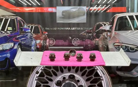 Nuts/bolts