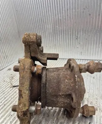 Rear wheel hub