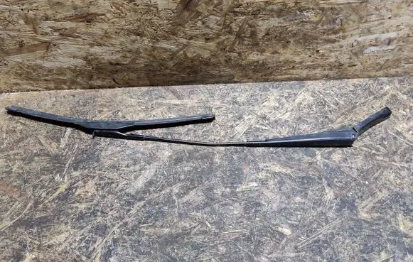 Volkswagen Jetta VI Front wiper blade arm 5C7955410