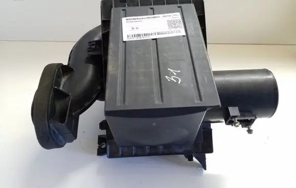 Nissan Navara Air filter box 