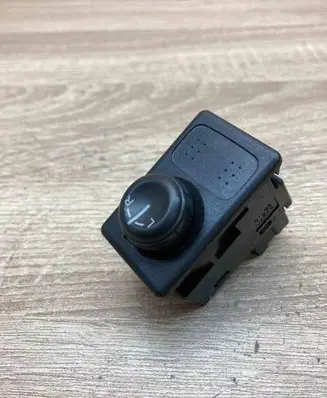 Nissan Almera N16 Wing mirror switch 