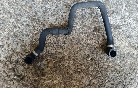 BMW 5 F10 F11 Engine coolant pipe/hose