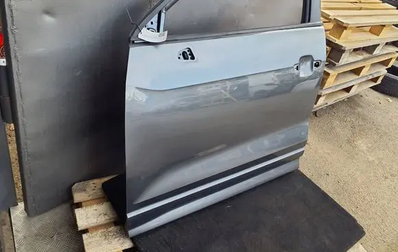Audi Q2 - Front door 