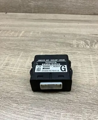 Toyota Avensis T250 Light module LCM 8996005020 3560016337