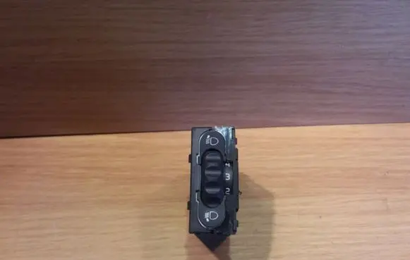Opel Vivaro Headlight level height control switch 8200379685