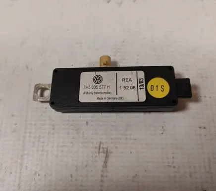 Volkswagen Transporter - Caravelle T5 Aerial antenna amplifier 7H5035577H