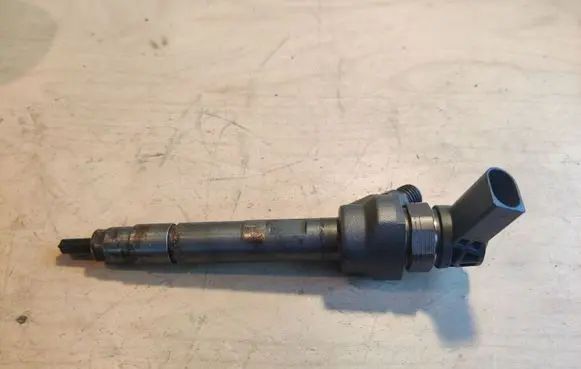BMW 5 F10 F11 Fuel injector 0445110616 7810702 781070206