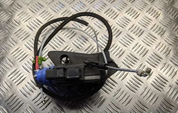 Audi A4 S4 B5 8D Rear door lock 4D0185A