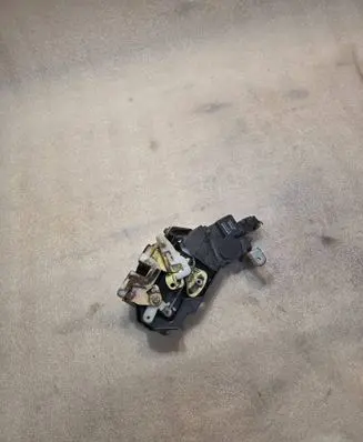 Mitsubishi Pajero Rear door lock MR349288 1015280120