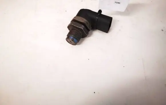 BMW X5 E53 Fuel pressure sensor 0281002497