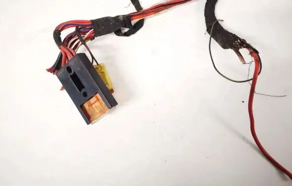 Audi A4 S4 B5 8D Fuse 8a0937530