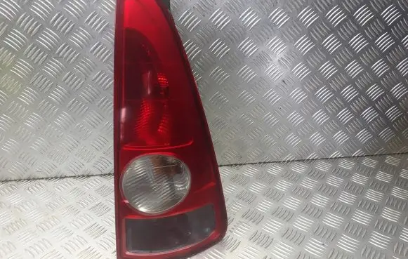 Renault Espace IV Rear/tail lights 8200027152