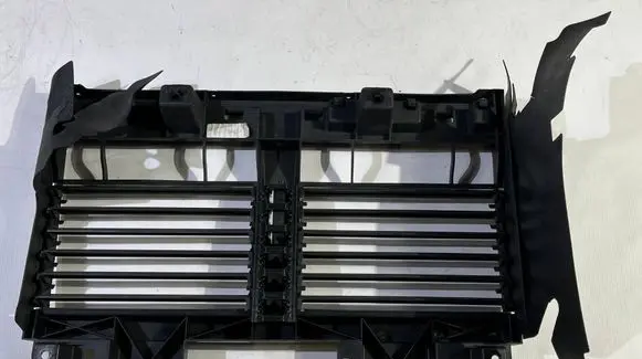 Dodge RAM Intercooler air guide/duct channel 3003001AB