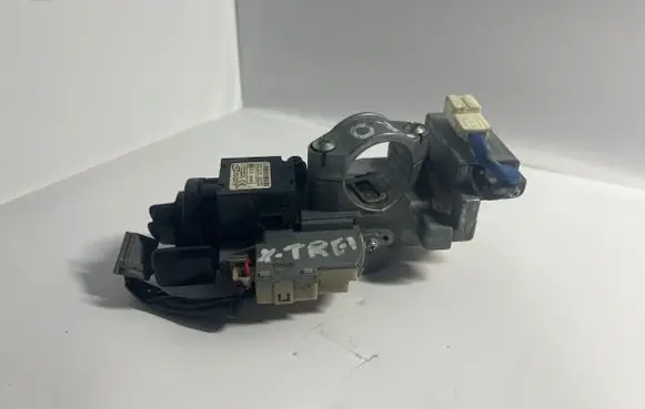 Nissan X-Trail T31 Ignition lock 21669775 A805EB352 92LP0232