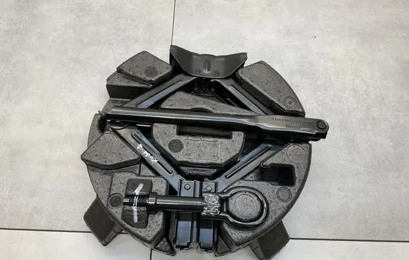 Ford Kuga II Lift Jack CV6917A078AB
