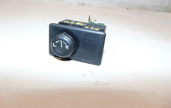 Nissan Primera Wing mirror switch 255702Y015