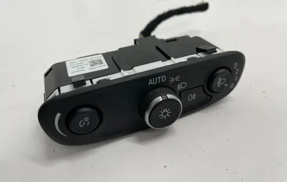 Opel Insignia B Light switch 39121796