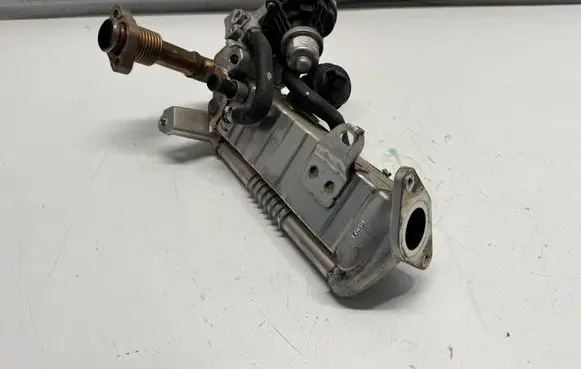 BMW X1 F48 F49 EGR valve cooler 8515891 BEC009
