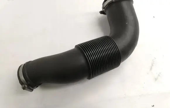 Audi Q7 4L Air intake duct part 4L0129628D