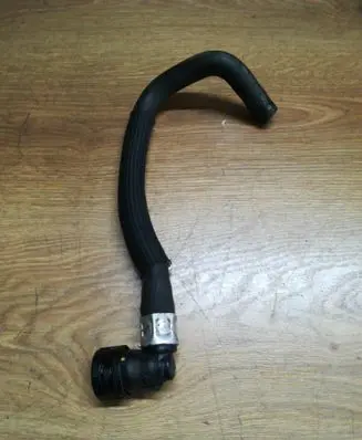 Engine coolant pipe/hose
