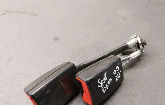 Seat Exeo (3R) Middle seatbelt buckle (rear) 3R0857739A