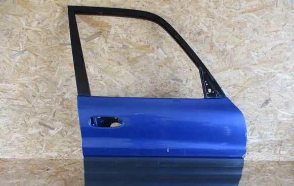 Toyota RAV 4 (XA20) Front door