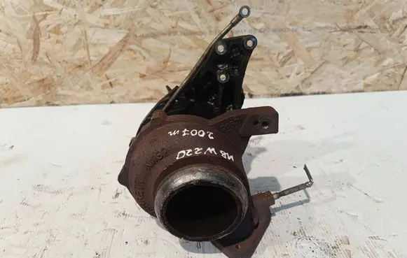 Mercedes-Benz C W204 Turbo A6460901080 7529906
