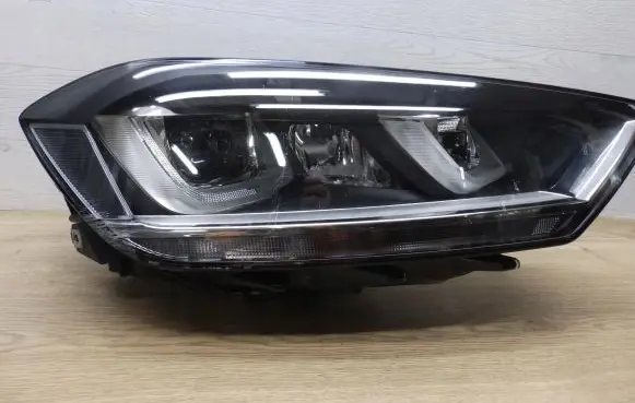 Volkswagen Golf VII Headlight/headlamp 517941034B