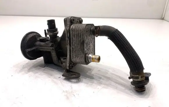 Peugeot 508 Oil filter mounting bracket 