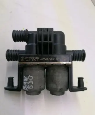 BMW 5 E39 Coolant heater control valve 6412837499502 1147412137