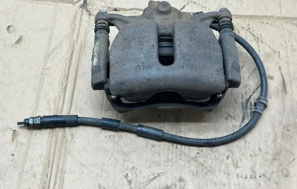 Volkswagen PASSAT B8 Front brake caliper