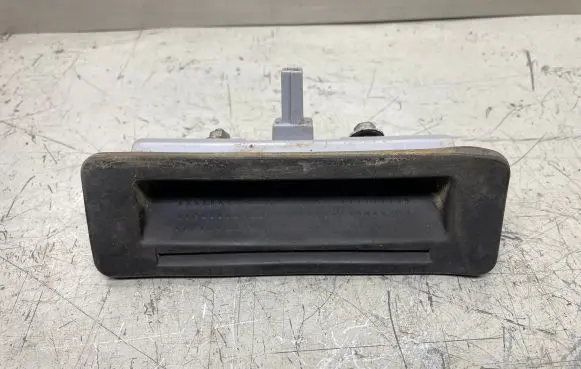 Opel Vectra C Tailgate opening switch 13107621