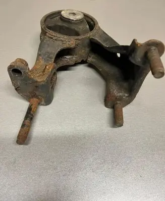 Toyota Avensis T250 Engine mount bracket 123710R010
