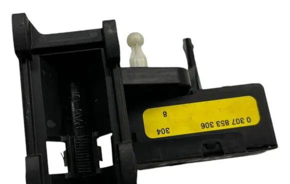 Headlight level adjustment motor