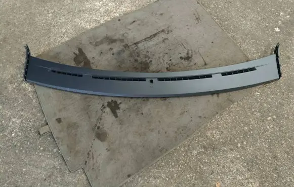 Maserati Levante Panel trim 670043361 105883270C FA00AAU82776