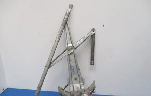 Honda Odyssey Front door window regulator with motor