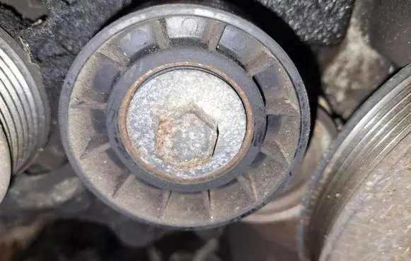 Alfa Romeo 156 Generator/alternator belt tensioner