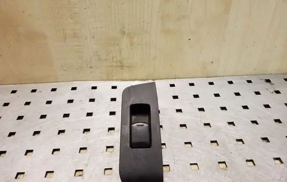 Nissan X-Trail T31 Electric window control switch 82960JG00A