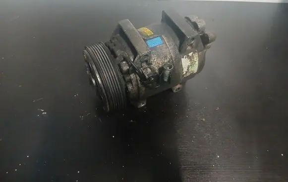 Volvo V70 Air conditioning (A/C) compressor (pump) 8708581