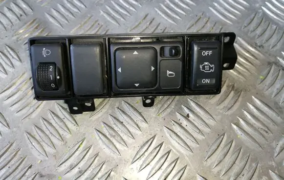 Nissan Navara D40 A set of switches 25190EB31A 68492EB300