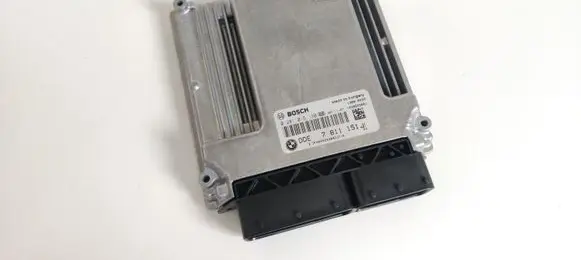 BMW 5 E60 E61 Engine control unit/module 7811151