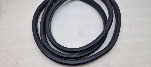 Renault Captur Front door rubber seal 