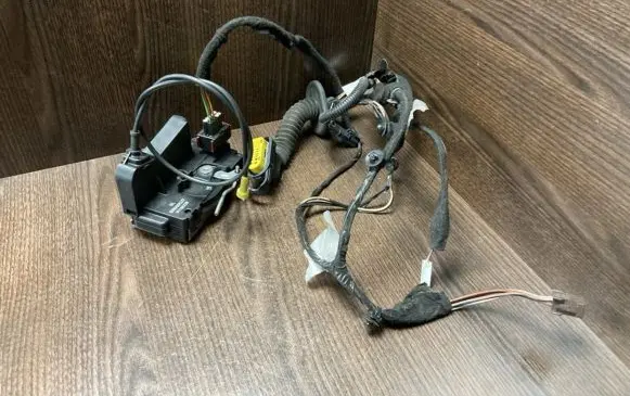 Renault Trafic II (X83) Front door lock 8200008247 91166228