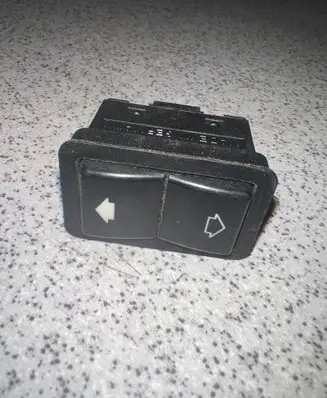 BMW 5 E39 Electric window control switch 8368974
